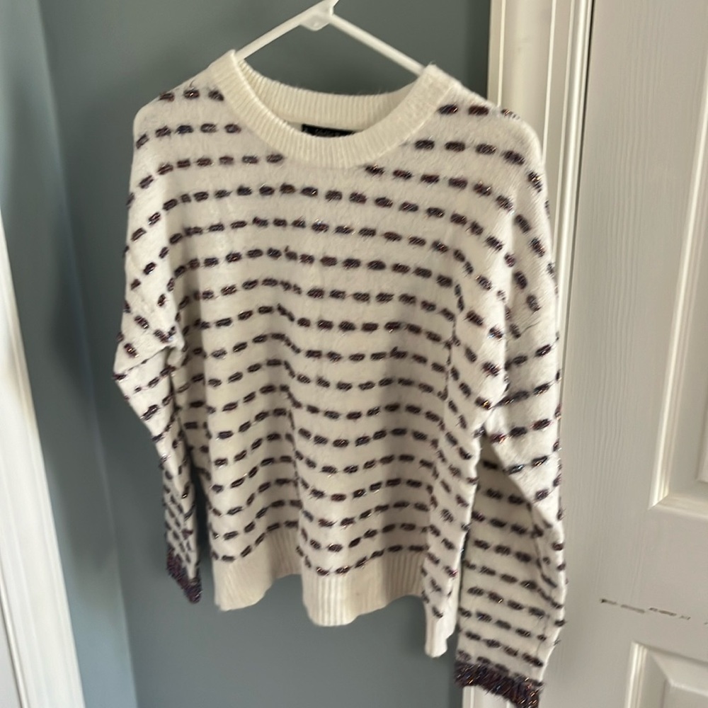 Women’s sweater, size medium